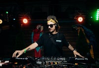 Leo Cap