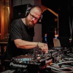 DJ Niskala Lockdown Set 2020 Setlist