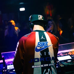 ENTER THE RAVE CHART