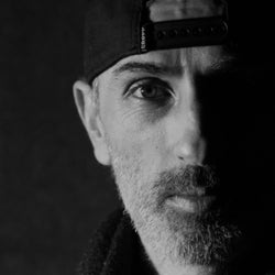 Disco Ball'z "Asi Que" chart 2025