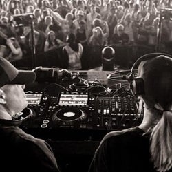 Girl Obsessed Nov 25