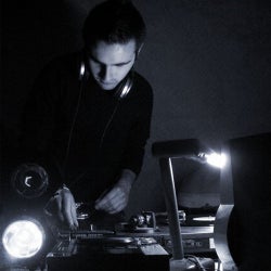 Simone Cerquiglini - August 2015 Chart