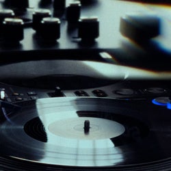 Plates & Needles | Vinyl Only DJ Set