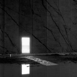 UNA LUZ (RE-DIRECTION)