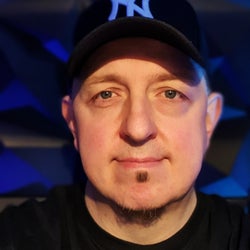 Top 40 Plays April/Mai '25 - Chris Hopeman
