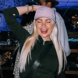Mixing with Friends, Vol. 32
