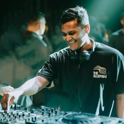 'Dusk Dawn' May Chart