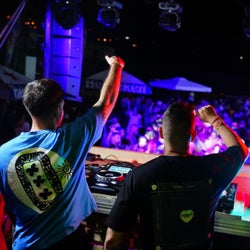 Kevin Corral & jairo delli "Traka" Chart