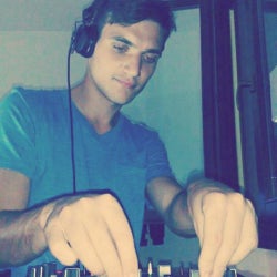 ALESSIO VESSICHELLI @ August 2012 CHART