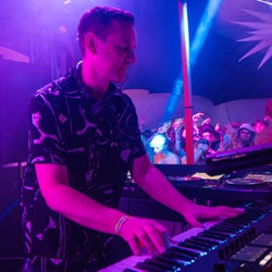Nick Coles 'In My Head' December Chart