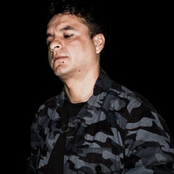 ENTER IN THE TECH HOUSE