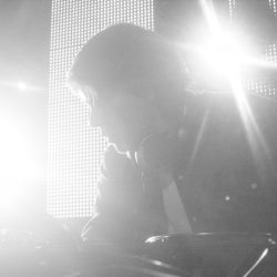 DIEGO SUAREZ - NOVEMBER 2013 DJ CHART