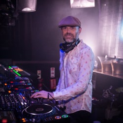 JOEY NEGRO STRAIGHT FOR THE GROOVE CHART