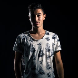 ANDRES PESQUEIRA – FRESH04 OCTOBER CHART