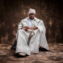 iKhaka Lomculo