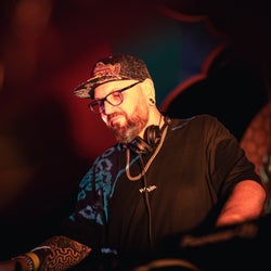 We Are In The Shadows :: Beatport's Chart