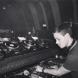 DIEGO SUAREZ - SEPTEMBER 2015 DJ CHART