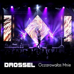 OCZAROWAŁAŚ MNIE
