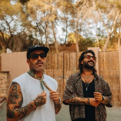 Summer Fuego by Les Castizos