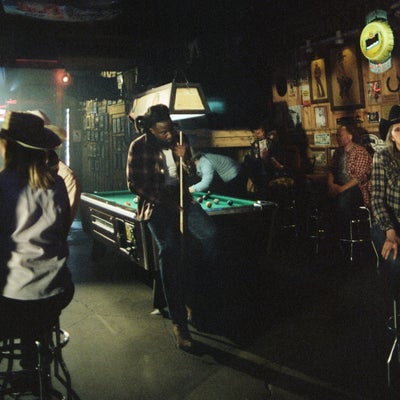 A Bar Song (Tipsy) 