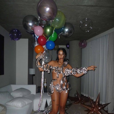 Mucha Leche En Tu Cumpleaño / Tetas Tetas