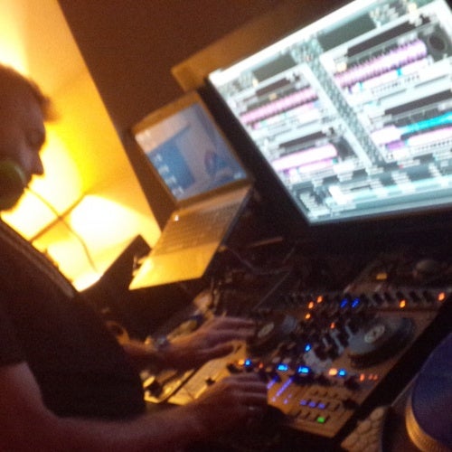 DJ R1O7