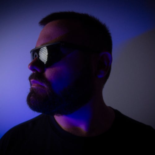 Luca Beat pres " Never Reverse " Charts