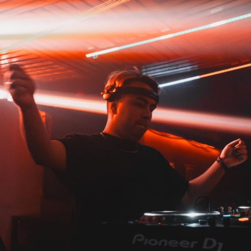 Sebastian Mora – Aline Chart