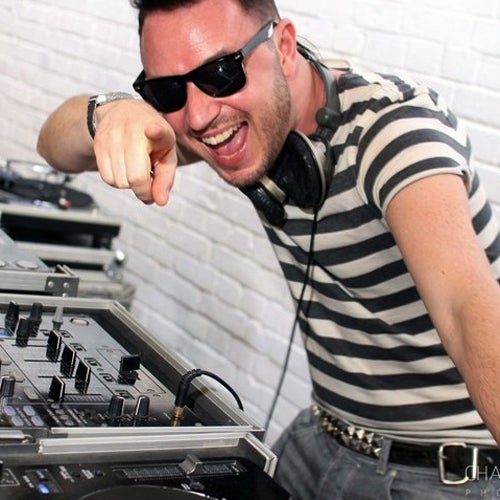 Justin Winks/ Casio Social Club - April Chart