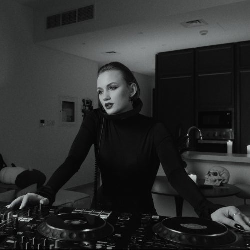 Mona Chrome Nameless Session Pt. 13 Chart - Techno (Raw / Deep / Hypnotic),Techno (Peak Time / Driving) album cover