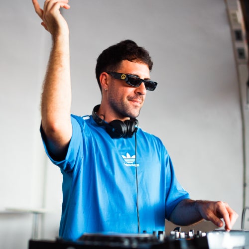 Kevin Corral – Dona Sai Chart