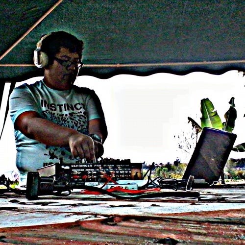 CASSETTE - APRIL CHART BY JUAN DIEGO MF