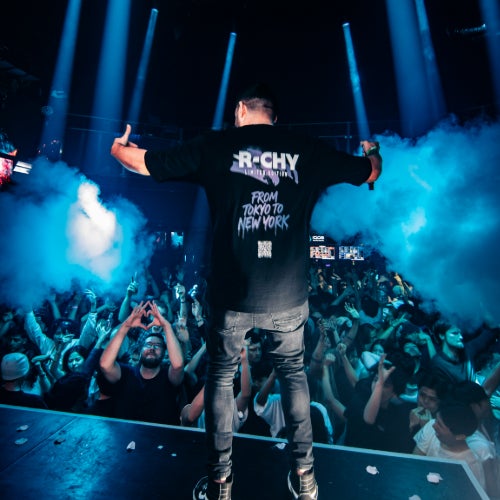 R-CHY – ‘Don't Blink’ Top 10 Chart
