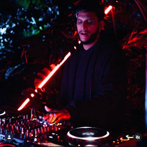 Hassio (Col) Hassio Trumpets Tunes Rocks Chart - (Minimal / Deep Tech,Jackin House,Tech House,House,Indie Dance) Album Cover