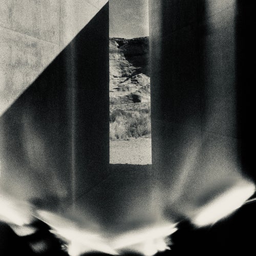 425