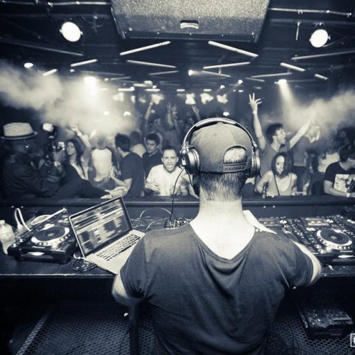 Chris Larsen's Up In The Club Chart