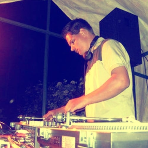 DJ  BEN DAVIS