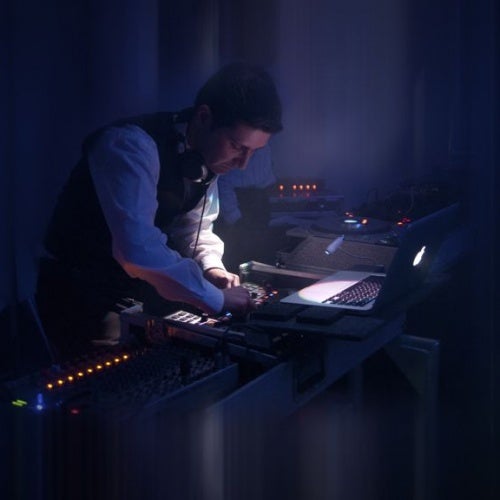DJ Felipe Burns
