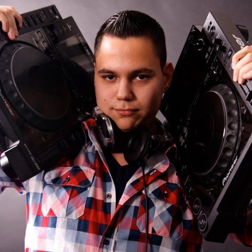 DJ Emilliano