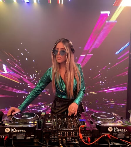 Miss Eva Blanc