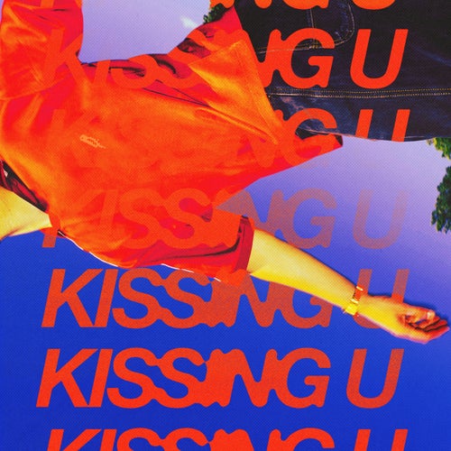 KISSING U