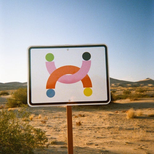 u & i