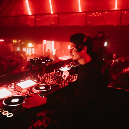 Roah Live At La Feria Club Santiago De Chile Chart - Minimal / Deep Tech,Tech House,Deep House albüm kapağı