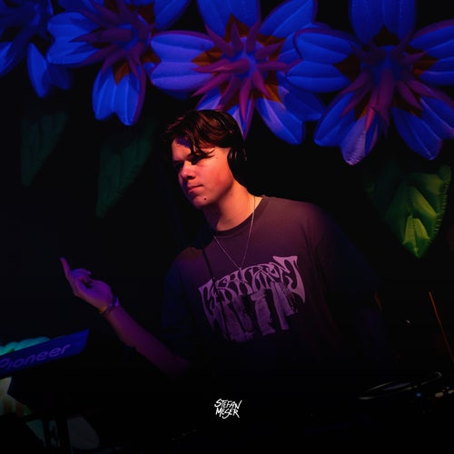 Stereo Check by Stefan Meser