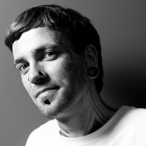 Magnutze March 2016 Charts