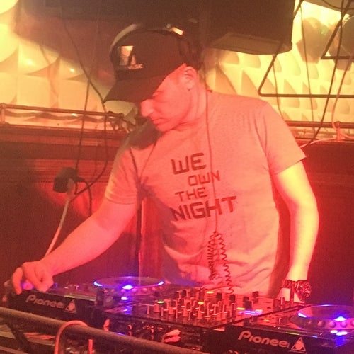 Tuxedo 'We Own The Night' Chart
