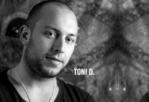 Toni D.