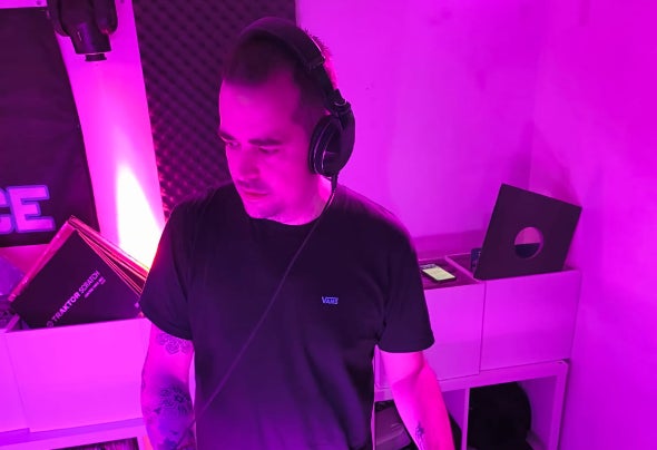 DJ Karlos