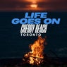 Life goes on (Cherry beach - Toronto)